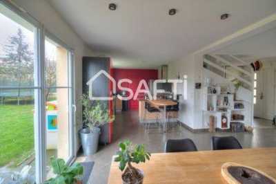 Home For Sale in Houdan, France