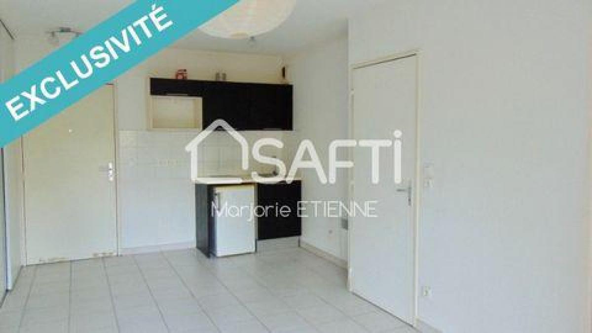 Picture of Apartment For Sale in Brignoles, Cote d'Azur, France