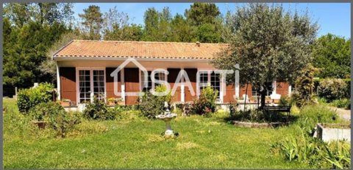 Picture of Home For Sale in Saint-Sauveur, Bourgogne, France