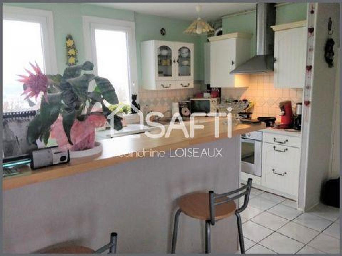 Picture of Apartment For Sale in Saint-Quentin, Picardie, France