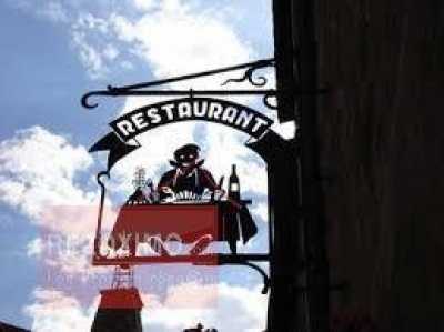 Retail For Sale in Navarrenx, France