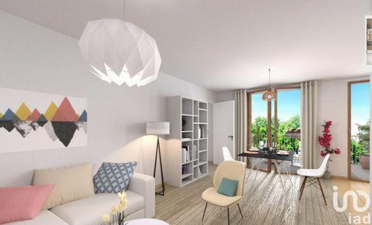 Picture of Condo For Sale in Senlis, Picardie, France