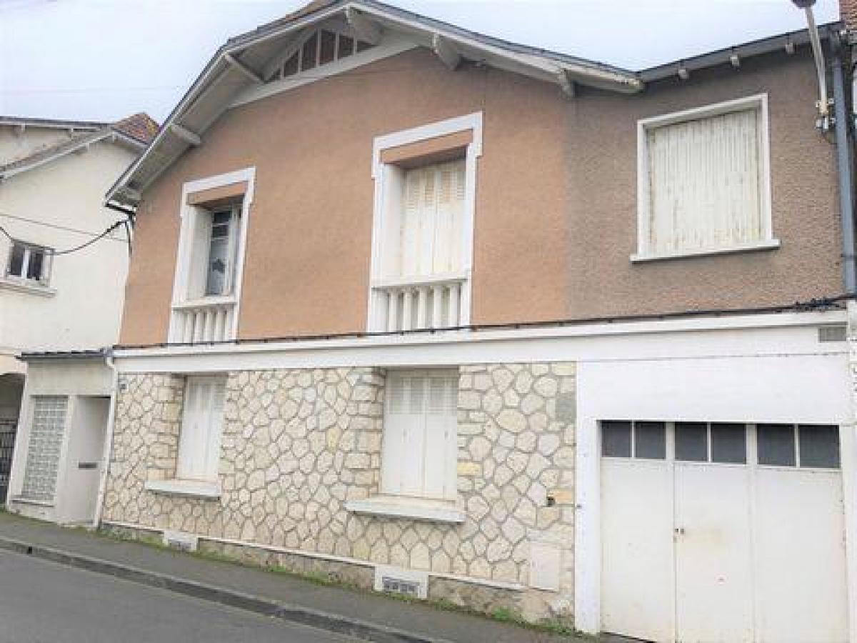 Picture of Home For Sale in Chatellerault, Poitou Charentes, France