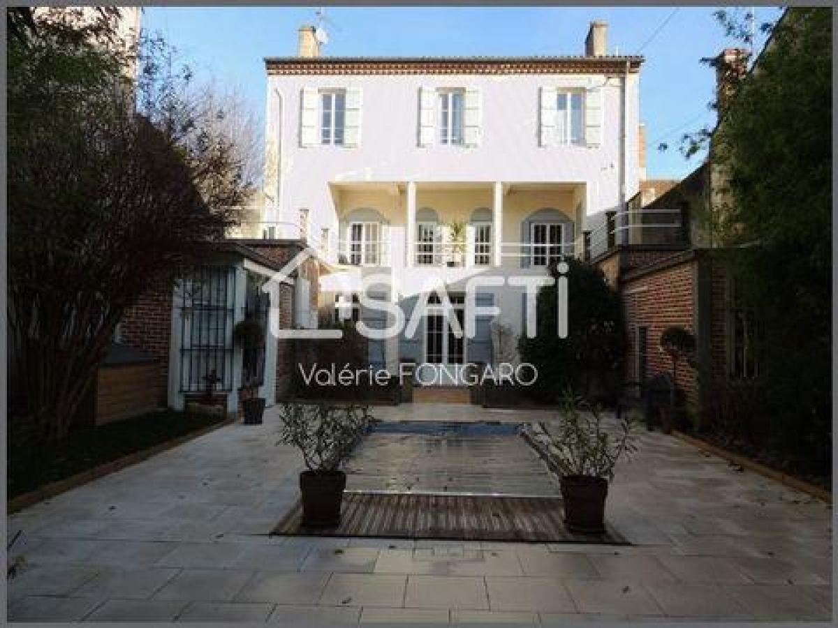 Picture of Home For Sale in Agen, Aquitaine, France
