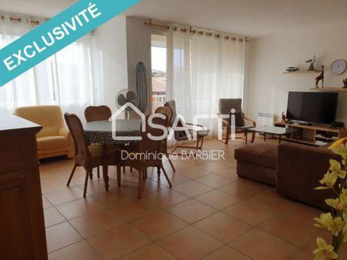 Picture of Apartment For Sale in Fleury, Bourgogne, France