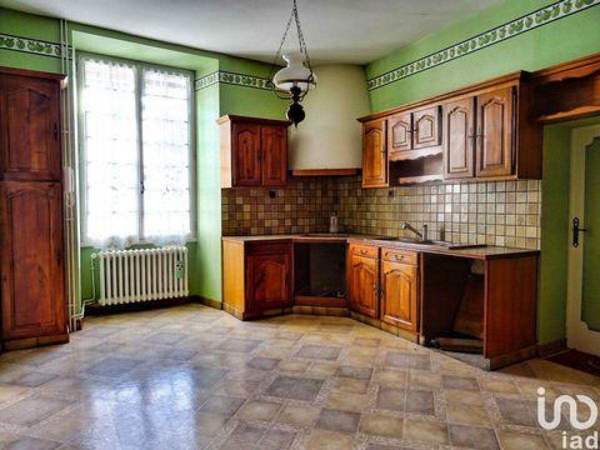 Picture of Home For Sale in Charroux, Auvergne, France