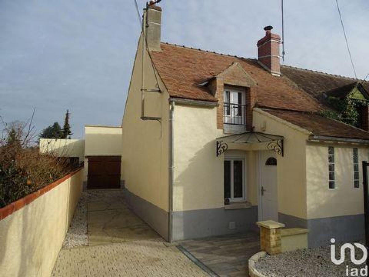 Picture of Home For Sale in Amilly, Centre, France