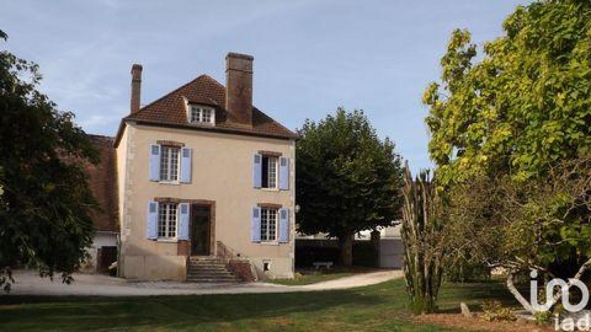 Picture of Home For Sale in Montargis, Centre, France