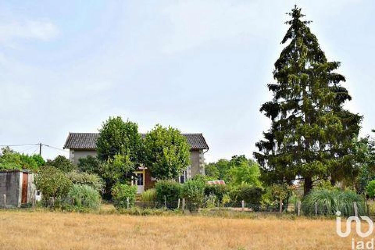 Picture of Home For Sale in Availles Limouzine, Poitou Charentes, France