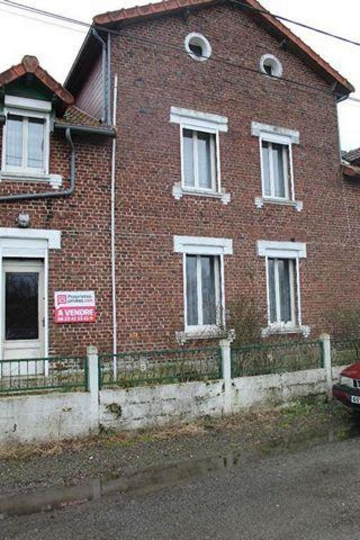 Picture of Home For Sale in Hirson, Picardie, France