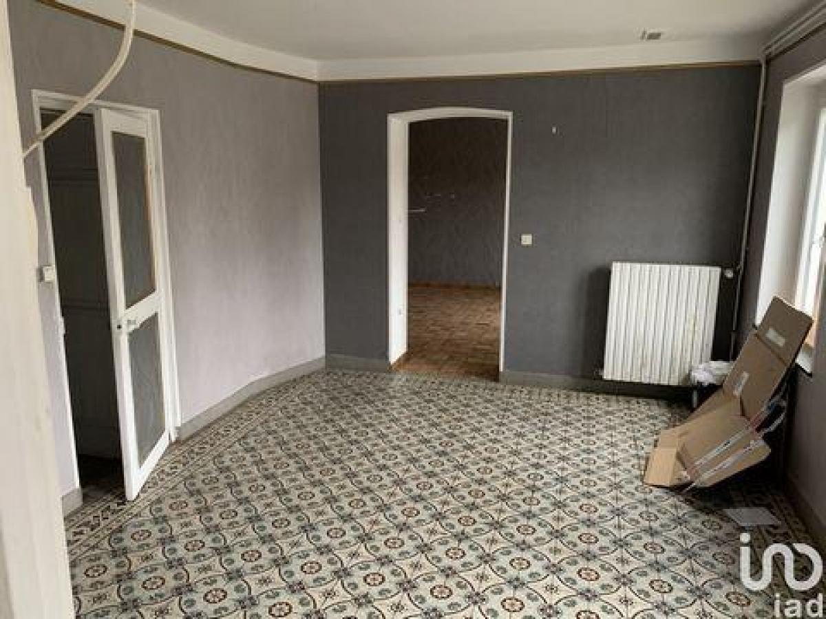 Picture of Home For Sale in Beauvais, Picardie, France