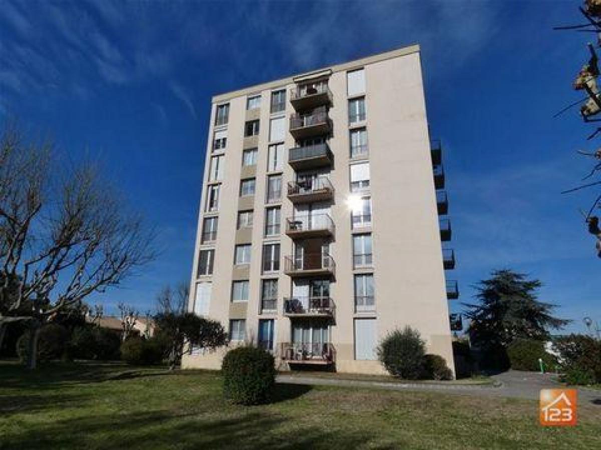 Picture of Condo For Sale in Le Pontet, Provence-Alpes-Cote d'Azur, France