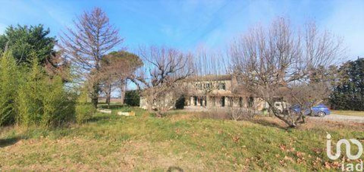 Picture of Home For Sale in Le Thor, Provence-Alpes-Cote d'Azur, France