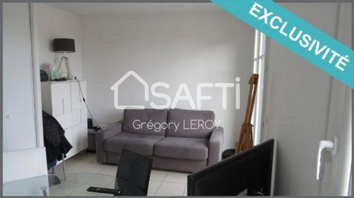 Picture of Apartment For Sale in Le Haillan, Aquitaine, France