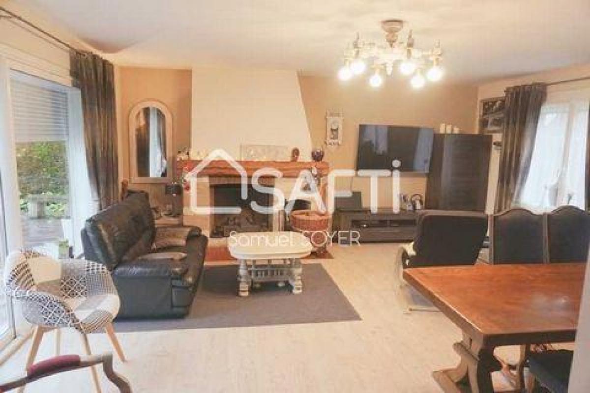 Picture of Home For Sale in Laon, Picardie, France