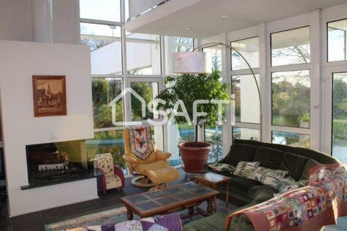 Picture of Home For Sale in Moulins, Auvergne, France