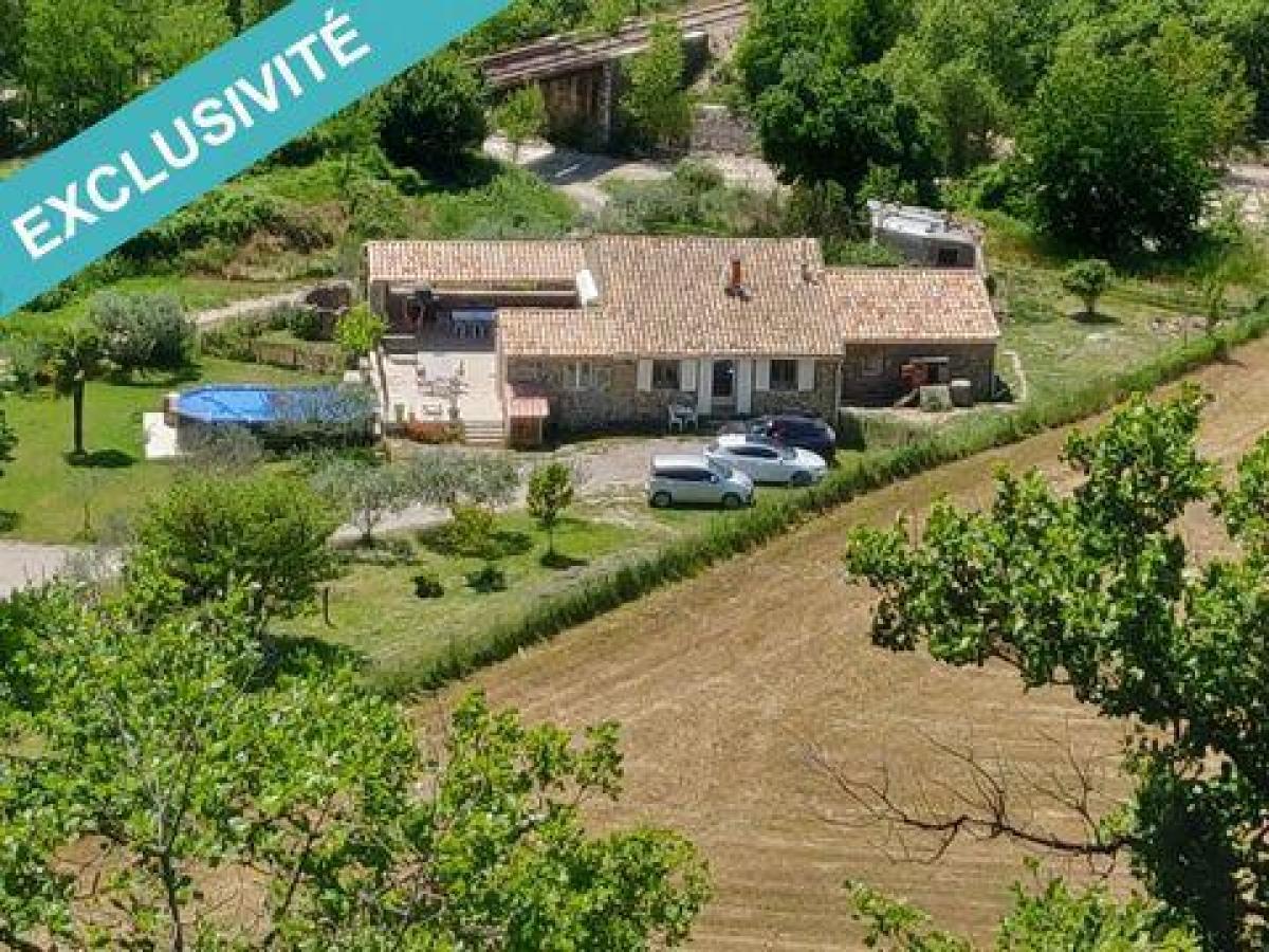 Picture of Home For Sale in Mirabeau, Provence-Alpes-Cote d'Azur, France