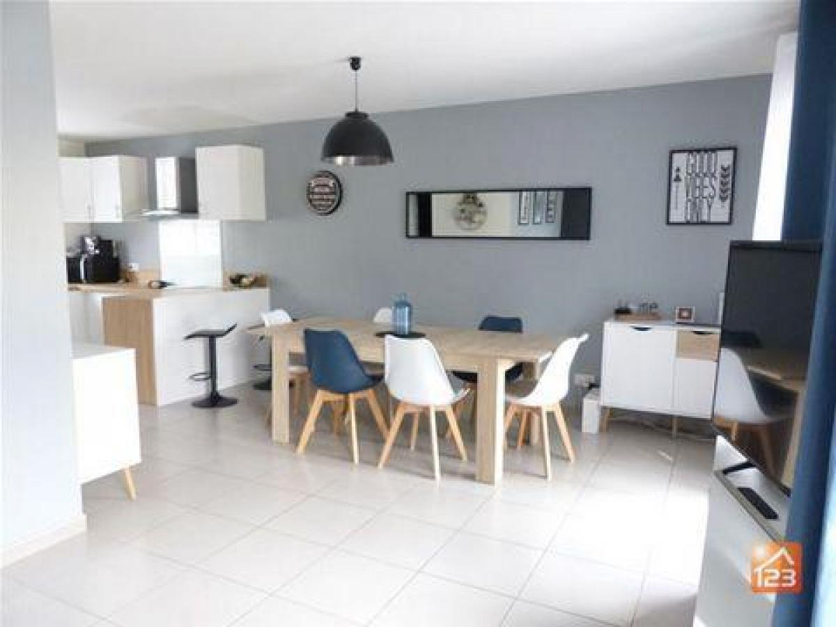 Picture of Home For Sale in Bondoufle, Bretagne, France
