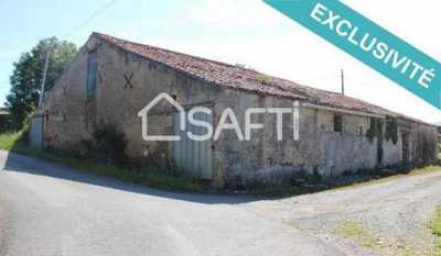 Farm For Sale in La Chataigneraie, France