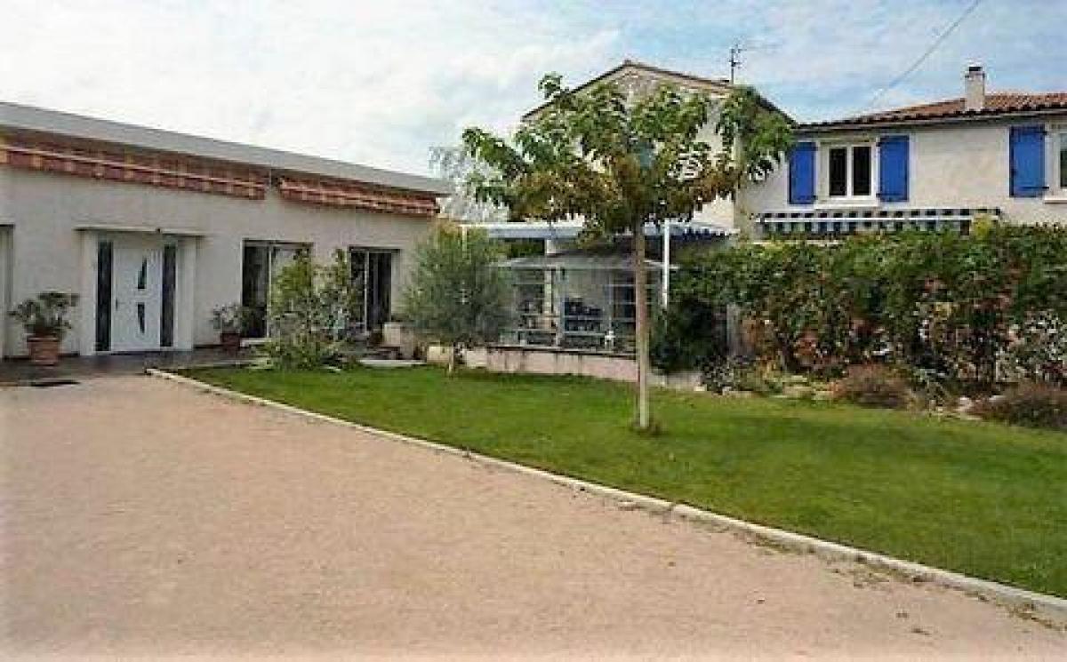 Picture of Home For Sale in Montelimar, Rhone Alpes, France