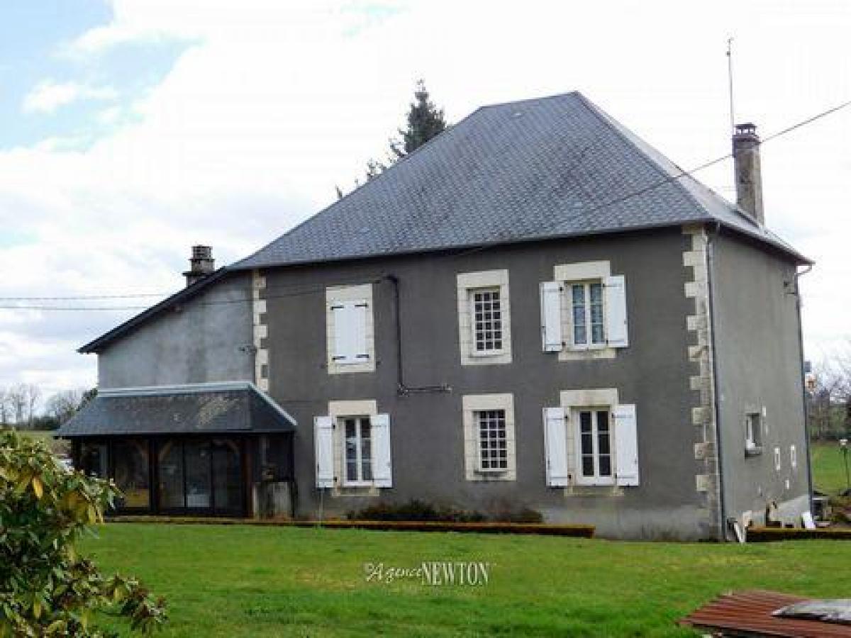 Picture of Farm For Sale in Beaumont, Auvergne, France
