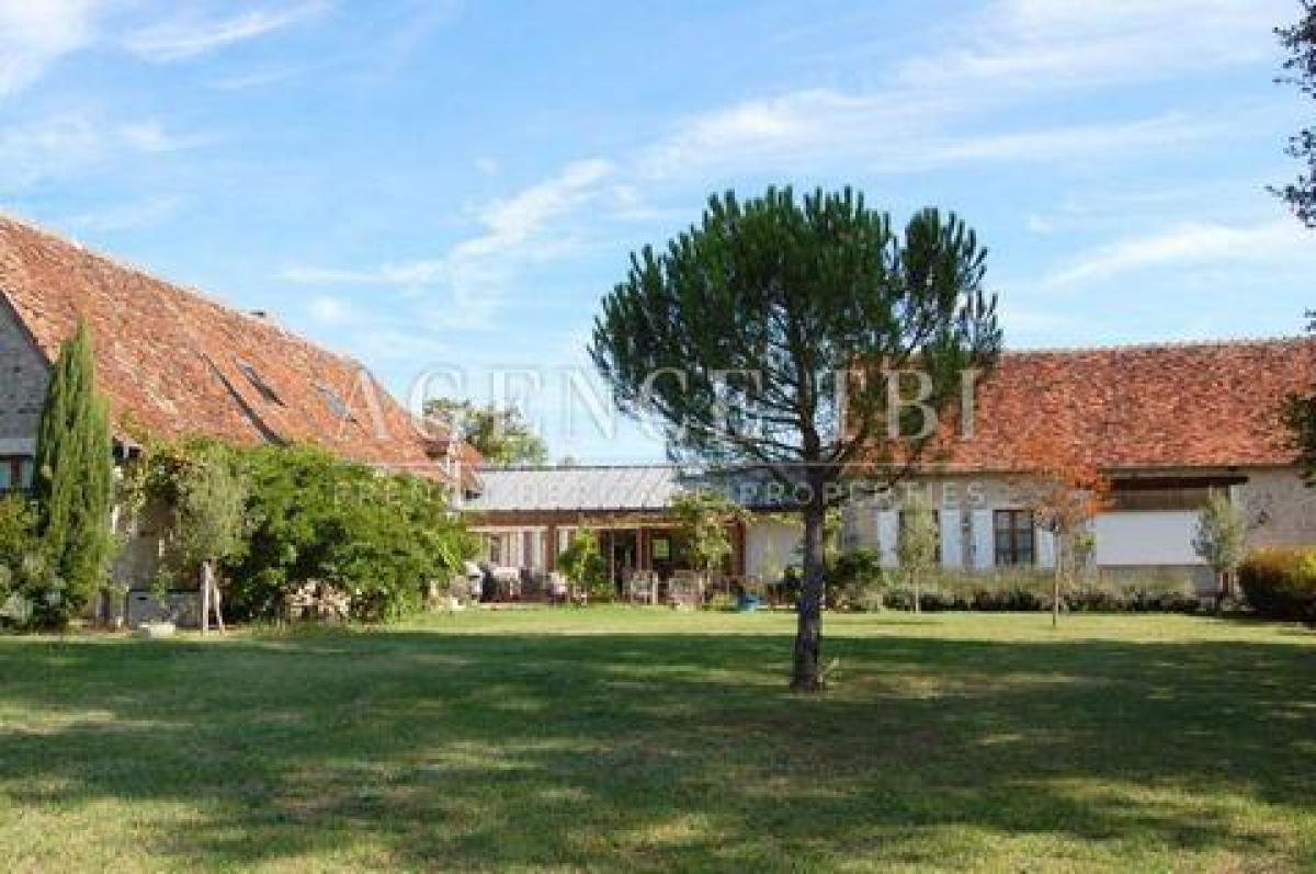 Picture of Home For Sale in Loches, Centre, France