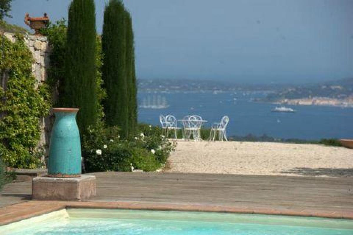 Picture of Home For Sale in Grimaud, Cote d'Azur, France