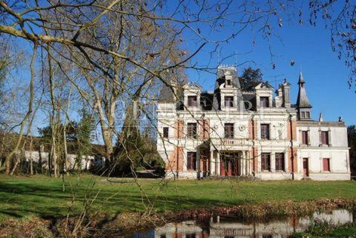 Picture of Home For Sale in Loches, Centre, France
