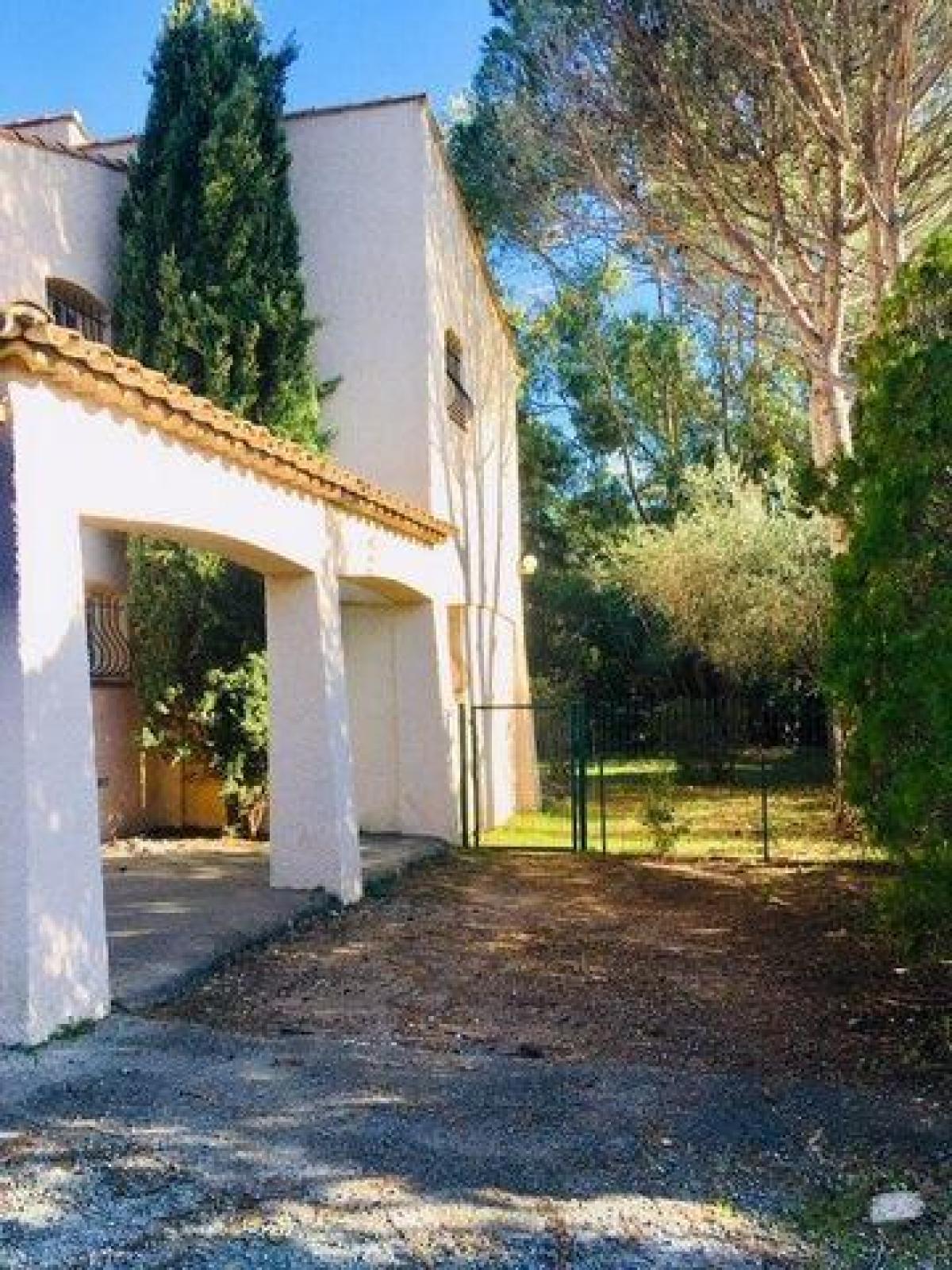 Picture of Home For Sale in Frejus, Cote d'Azur, France