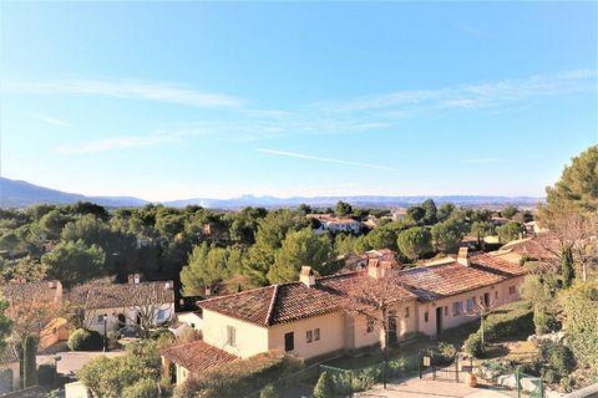 Picture of Apartment For Sale in Mallemort, Provence-Alpes-Cote d'Azur, France