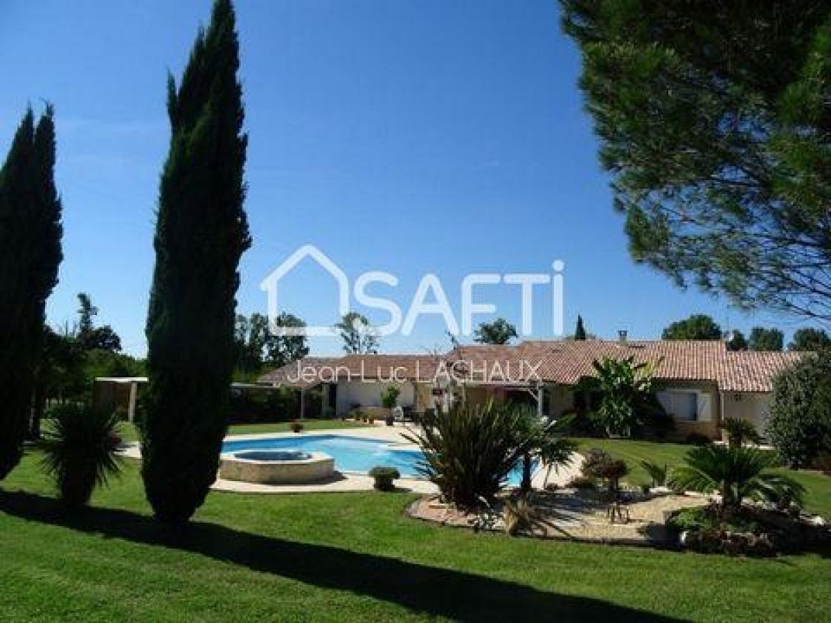 Picture of Home For Sale in Villeneuve-sur-Lot, Aquitaine, France