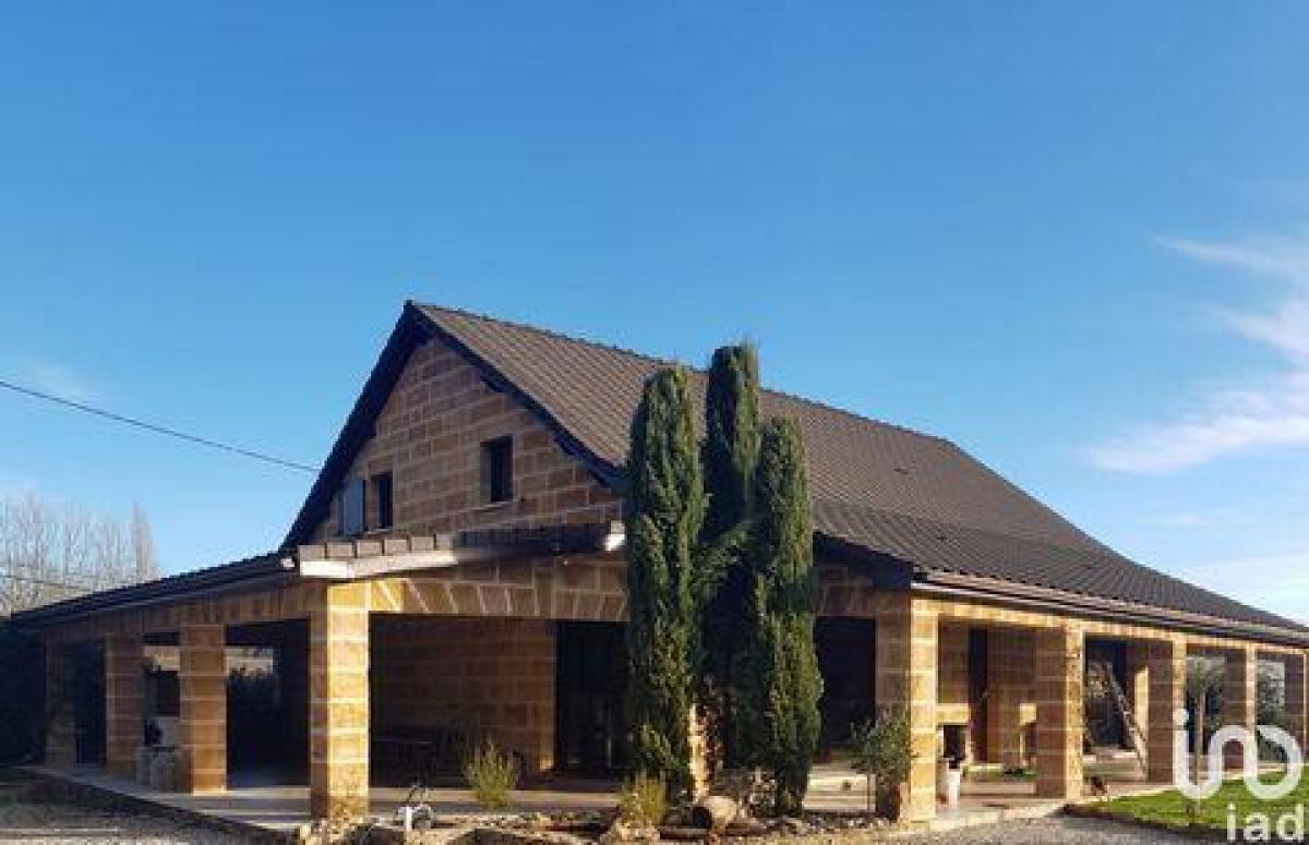 Picture of Home For Sale in Allassac, Limousin, France