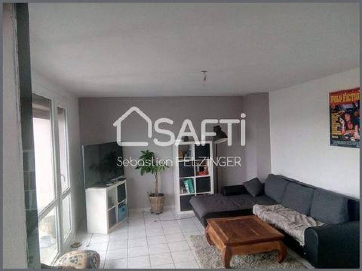 Picture of Apartment For Sale in Laon, Picardie, France