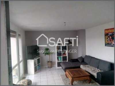 Apartment For Sale in Laon, France