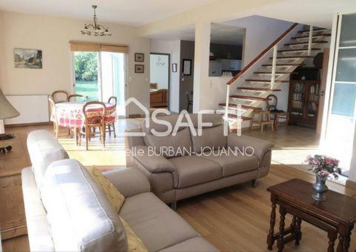 Picture of Home For Sale in Josselin, Bretagne, France