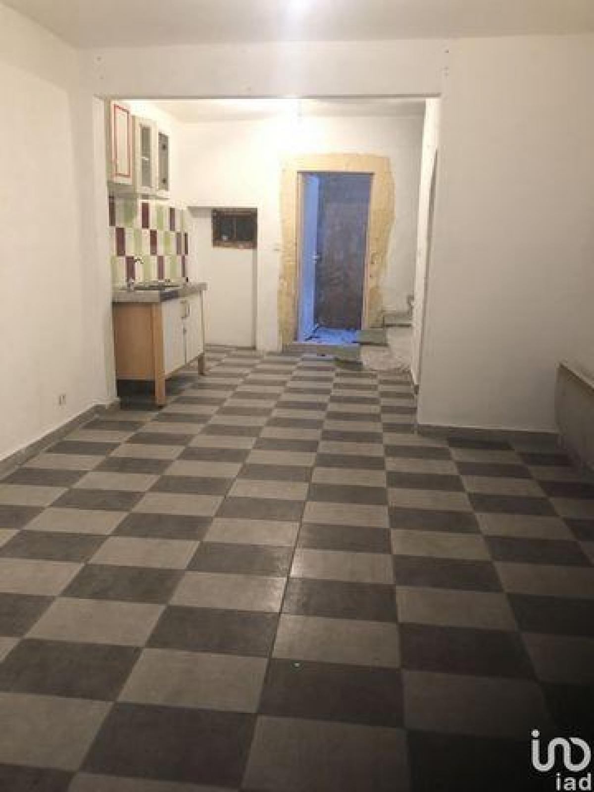 Picture of Home For Sale in Tarascon, Provence-Alpes-Cote d'Azur, France