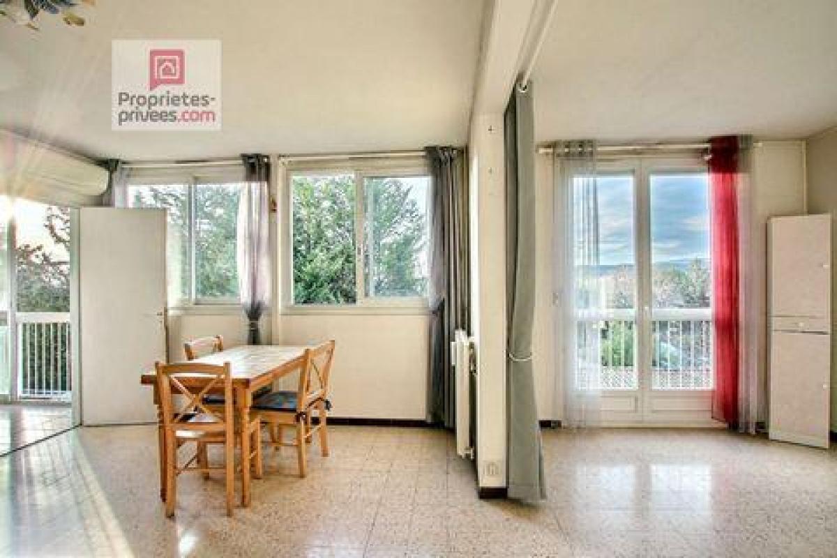 Picture of Apartment For Sale in Pertuis, Provence-Alpes-Cote d'Azur, France