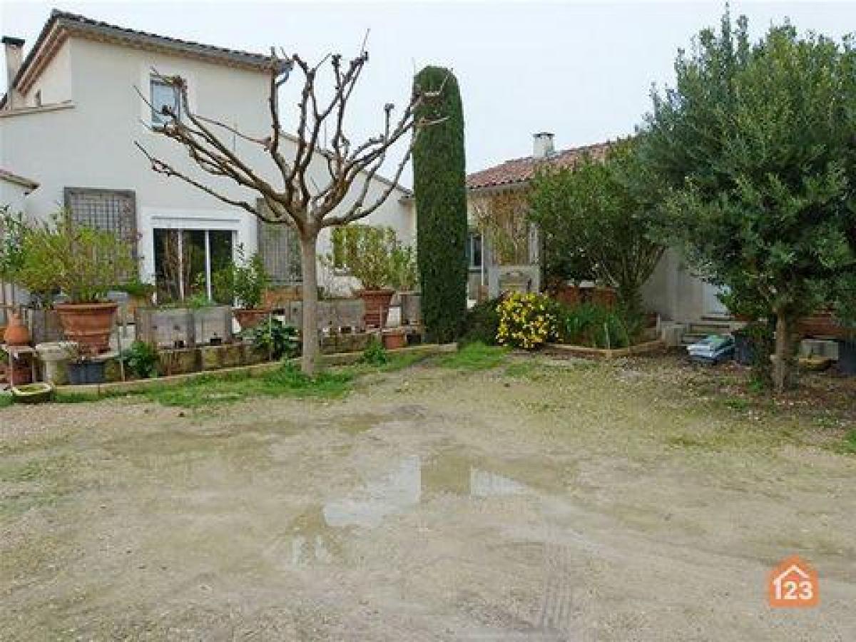 Picture of Home For Sale in Graveson, Provence-Alpes-Cote d'Azur, France