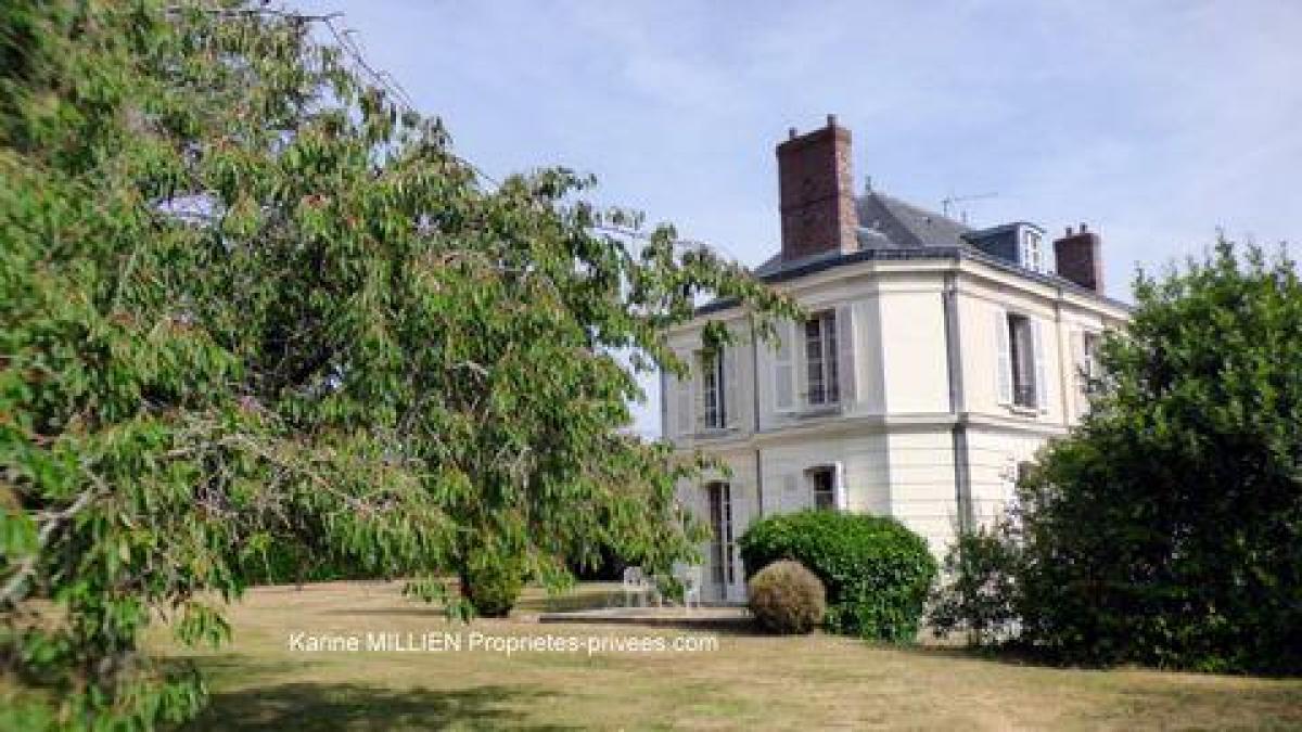 Picture of Home For Sale in Houdan, Centre, France