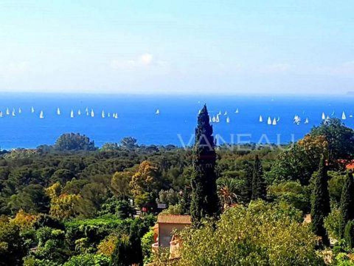 Picture of Home For Sale in La Croix Valmer, Cote d'Azur, France