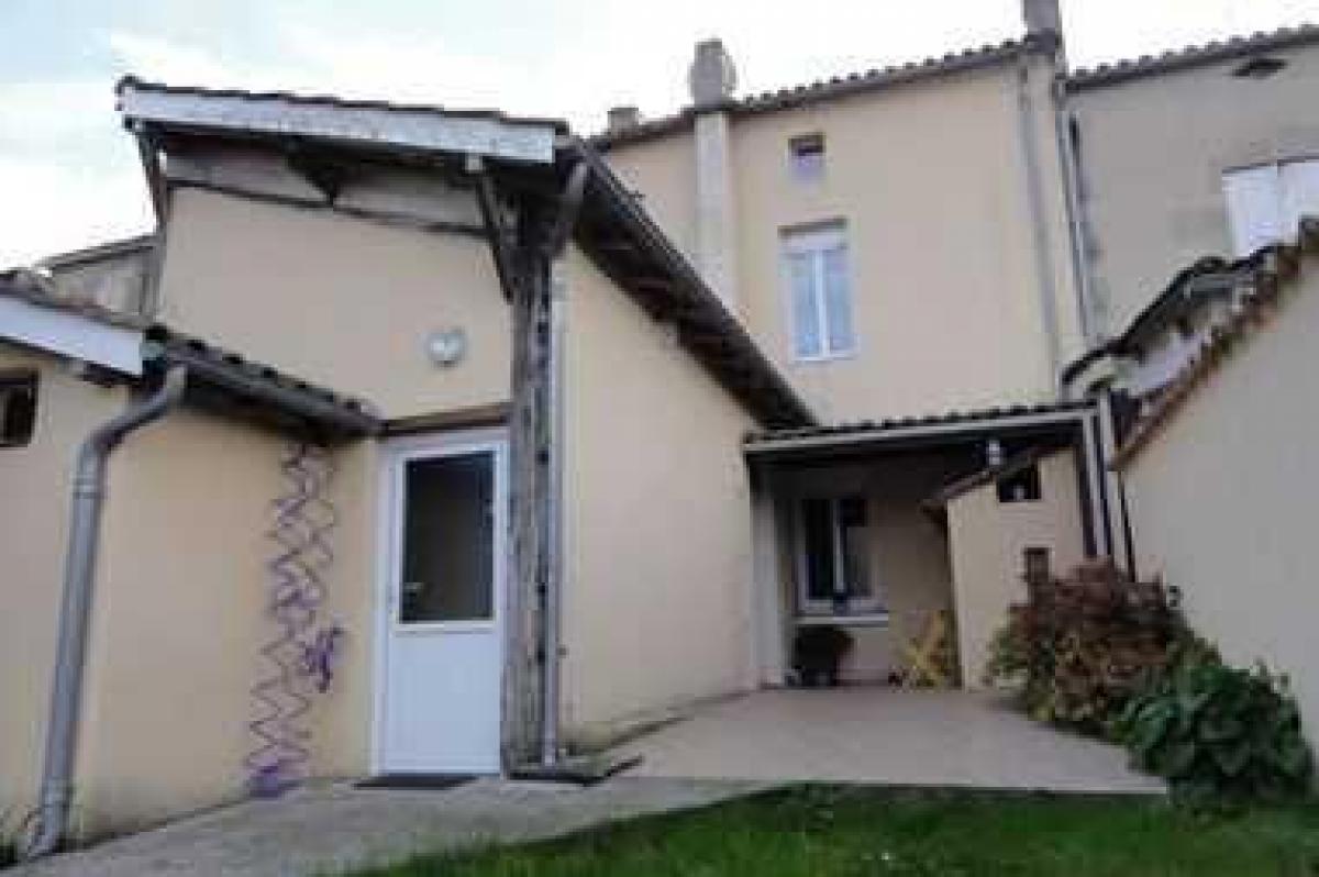 Picture of Home For Sale in Lauzun, Lot Et Garonne, France