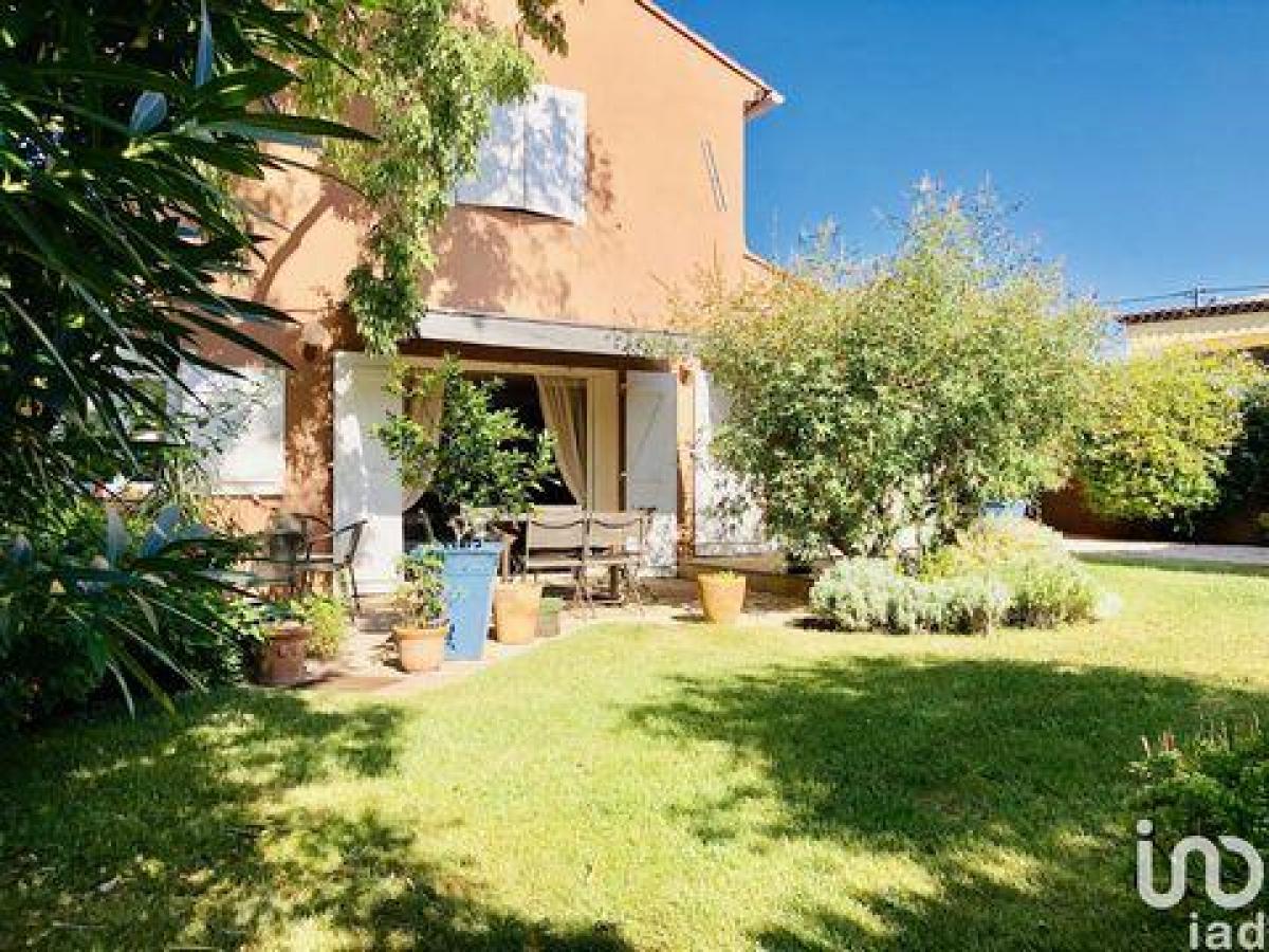 Picture of Home For Sale in SIX FOURS LES PLAGES, Cote d'Azur, France