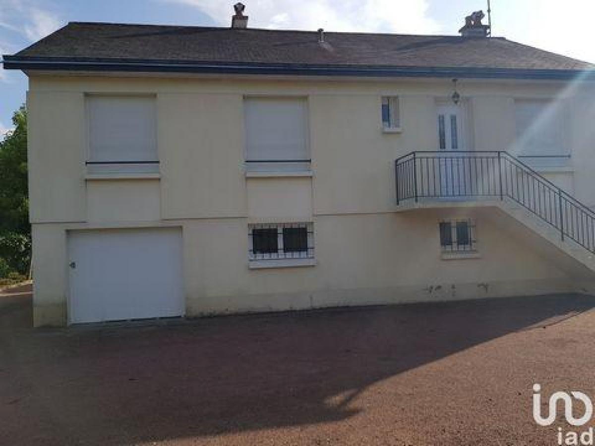 Picture of Home For Sale in Bauge, Pays De La Loire, France