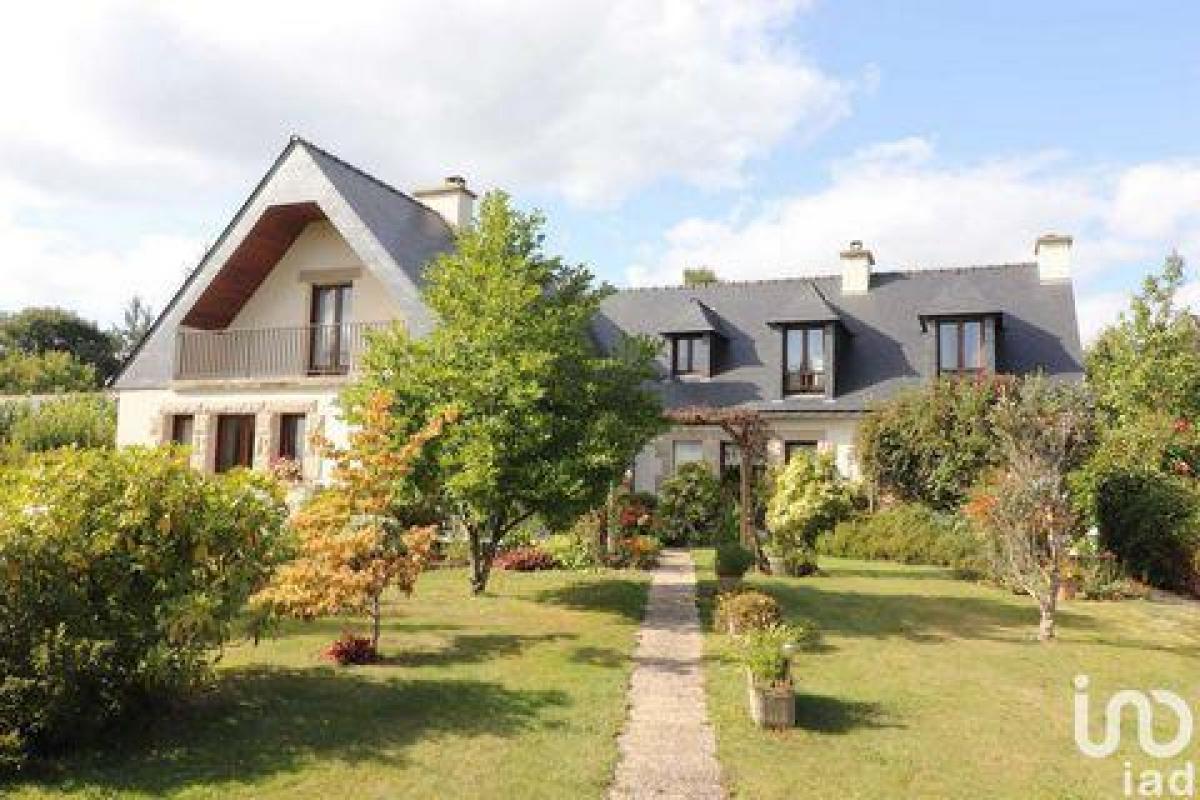 Picture of Home For Sale in Caurel, Cotes D'Armor, France