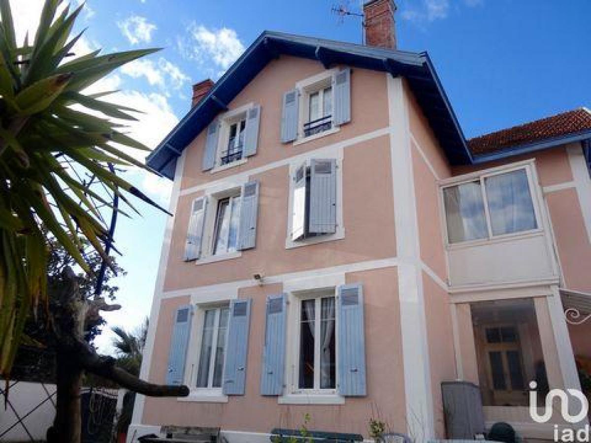 Picture of Home For Sale in Bayonne, Aquitaine, France