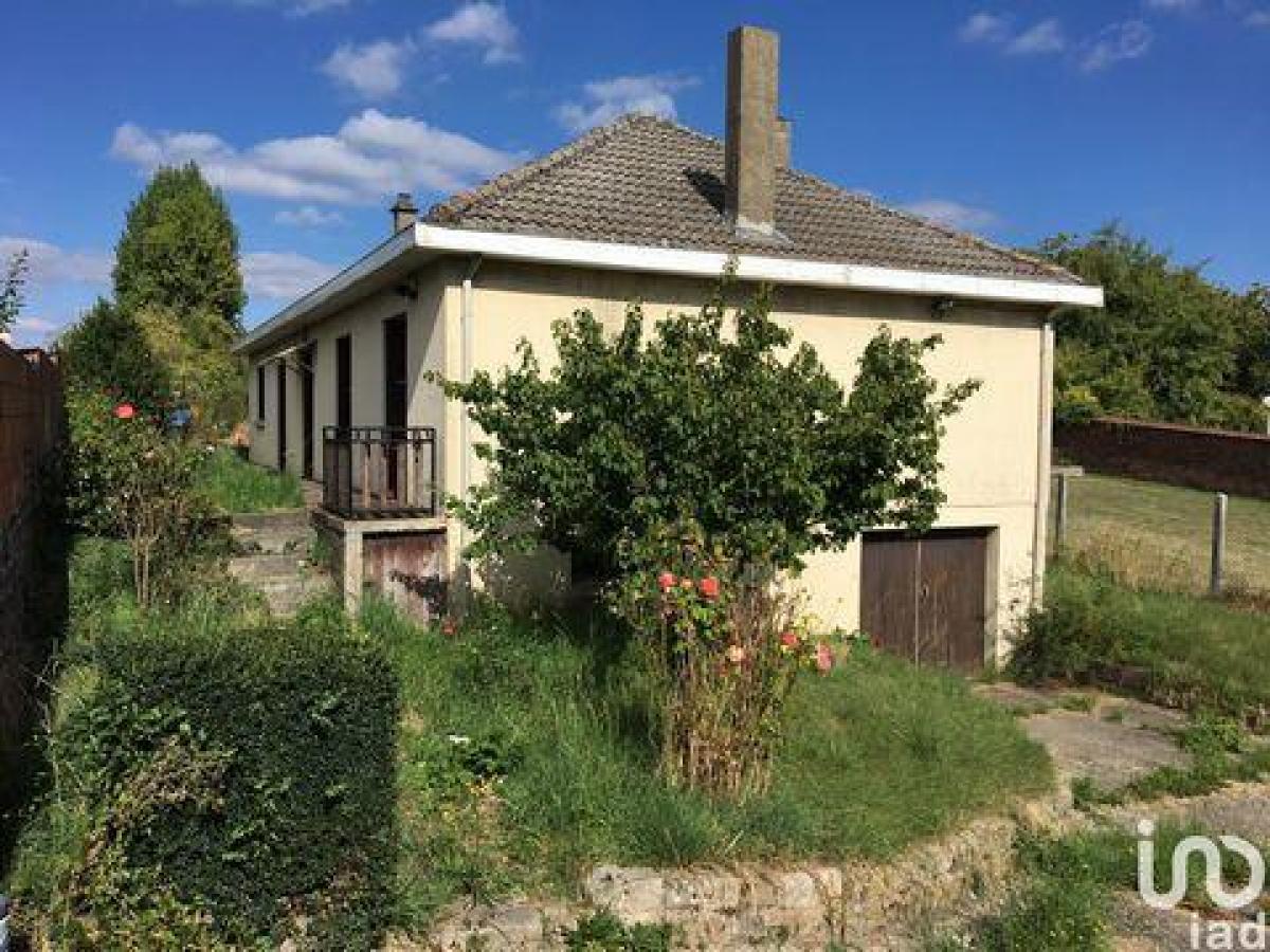 Picture of Home For Sale in Auneuil, Picardie, France