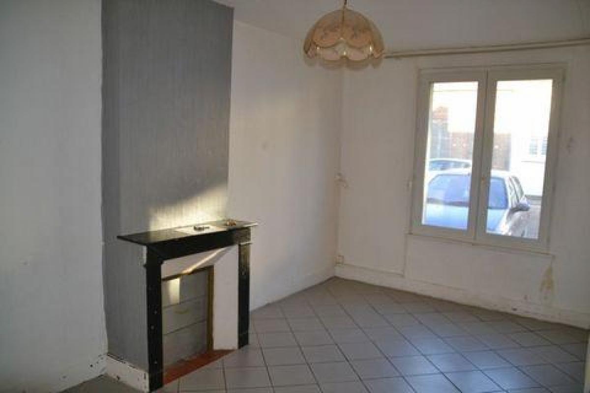 Picture of Home For Sale in Montcornet, Picardie, France