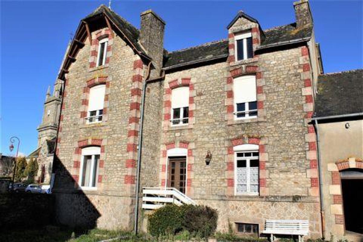 Picture of Home For Sale in Plumeliau, Morbihan, France