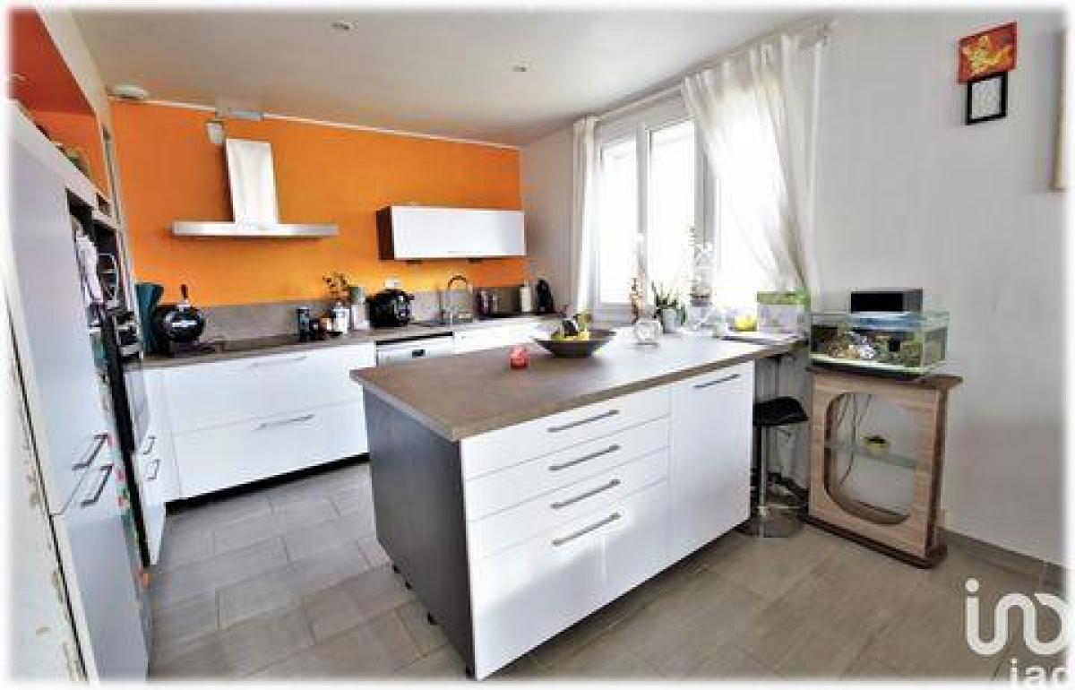 Picture of Home For Sale in Bouilly, Centre, France