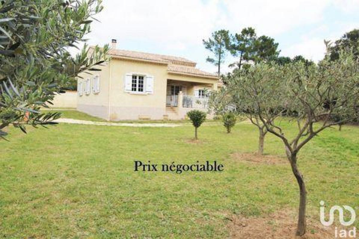 Picture of Home For Sale in Uchaux, Provence-Alpes-Cote d'Azur, France